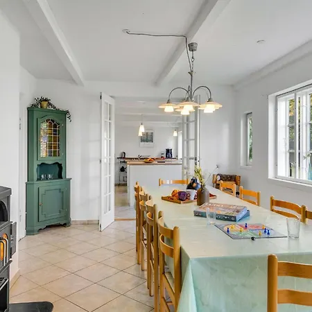 5 Bedroom Beautiful Home In Tranekaer Vakantiehuis