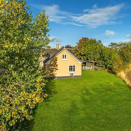 5 Bedroom Beautiful Home In Tranekaer Vakantiehuis